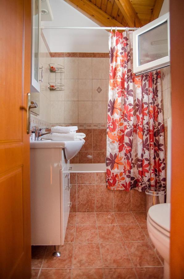 Primrose Apartment Аргостолион Екстериор снимка